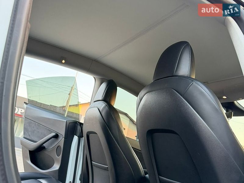 Позашляховик / Кросовер Tesla Model Y 2021 в Львові