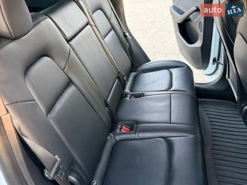 Позашляховик / Кросовер Tesla Model Y 2021 в Львові