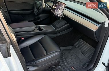 Позашляховик / Кросовер Tesla Model Y 2021 в Львові