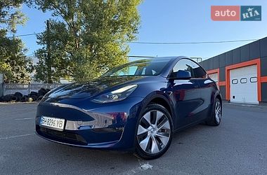 Tesla Model Y  2022