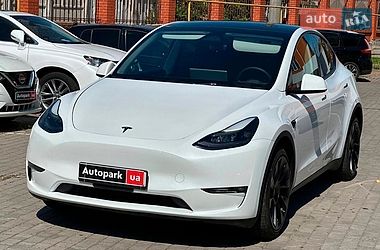 Tesla Model Y  2024