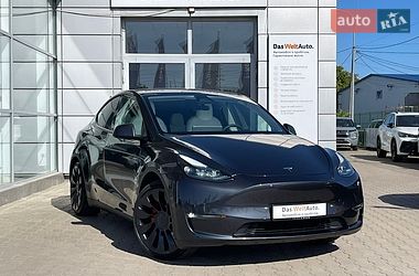 tesla model-y 2024 в Черновцы от профессионального продавца [object Object]