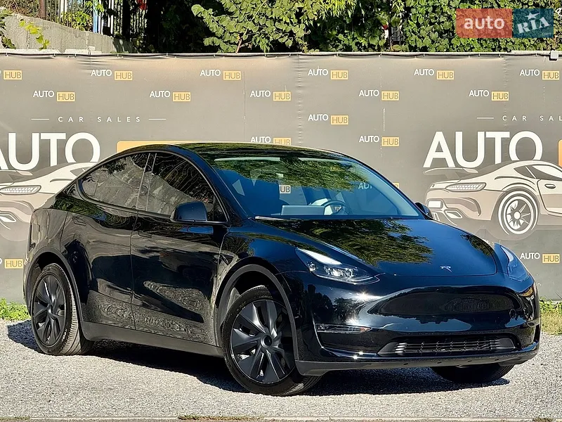 Tesla Model Y 2024