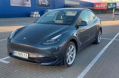 Tesla Model Y  2023