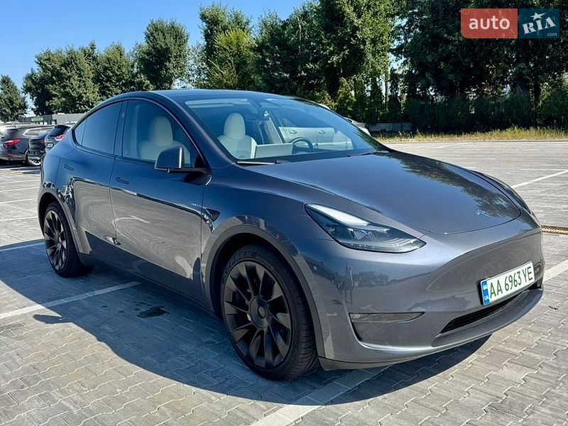 Tesla Model Y 2023