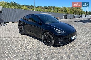 Tesla Model Y  2022