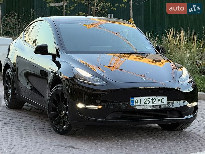 Внедорожник / Кроссовер Tesla Model Y 2023 в Киеве