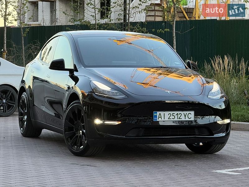 Внедорожник / Кроссовер Tesla Model Y 2023 в Киеве