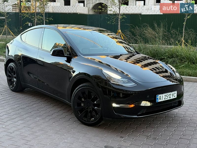 Внедорожник / Кроссовер Tesla Model Y 2023 в Киеве