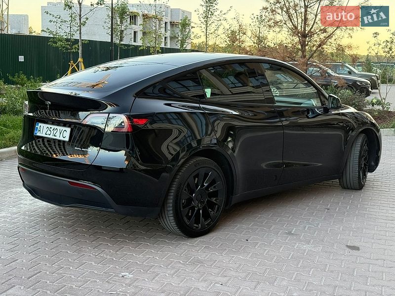 Внедорожник / Кроссовер Tesla Model Y 2023 в Киеве