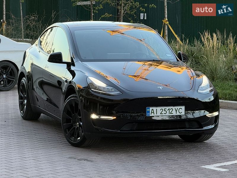Внедорожник / Кроссовер Tesla Model Y 2023 в Киеве