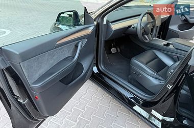 Внедорожник / Кроссовер Tesla Model Y 2023 в Киеве