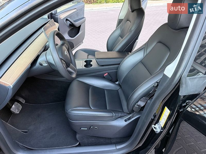 Внедорожник / Кроссовер Tesla Model Y 2023 в Киеве
