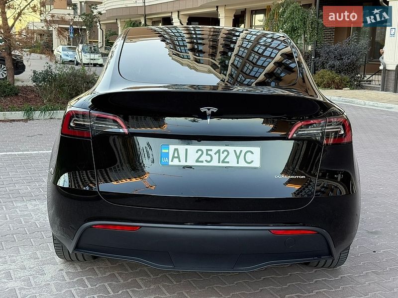 Внедорожник / Кроссовер Tesla Model Y 2023 в Киеве