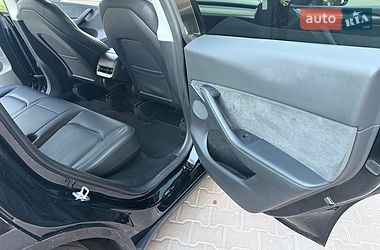 Внедорожник / Кроссовер Tesla Model Y 2023 в Киеве