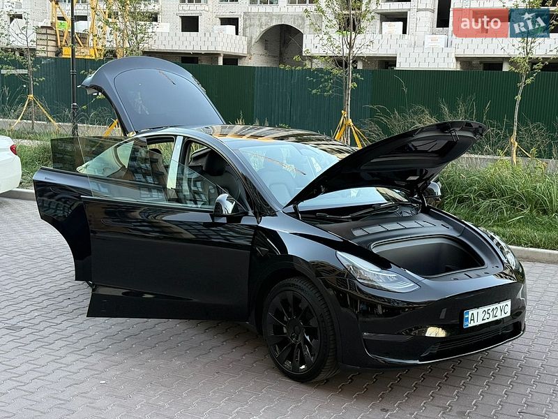 Внедорожник / Кроссовер Tesla Model Y 2023 в Киеве