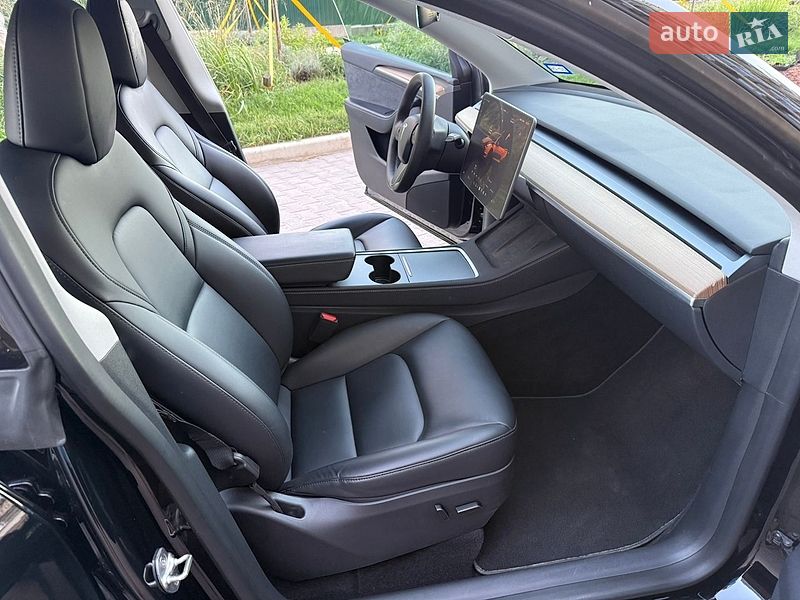 Внедорожник / Кроссовер Tesla Model Y 2023 в Киеве