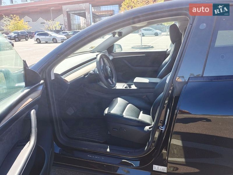 Внедорожник / Кроссовер Tesla Model Y 2023 в Киеве