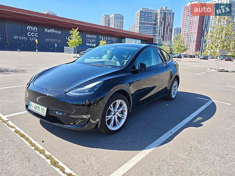Внедорожник / Кроссовер Tesla Model Y 2023 в Киеве