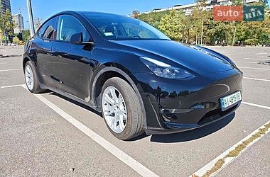 Внедорожник / Кроссовер Tesla Model Y 2023 в Киеве