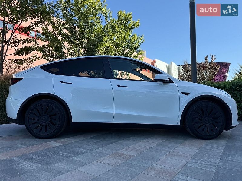 Позашляховик / Кросовер Tesla Model Y 2023 в Києві