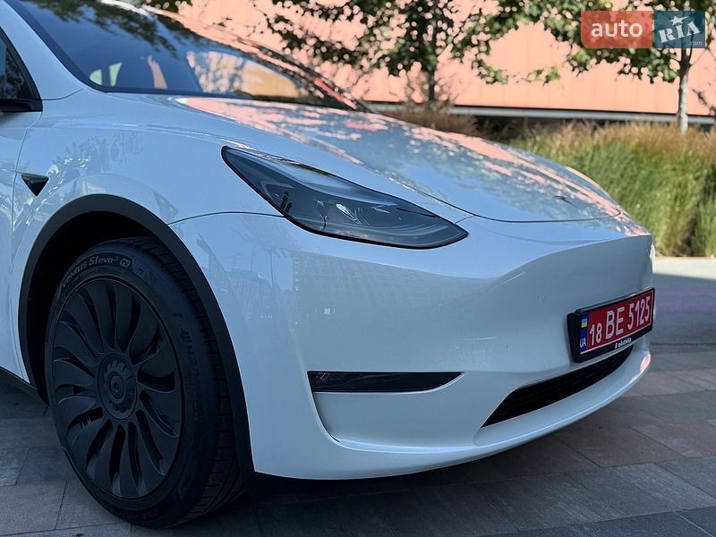 Позашляховик / Кросовер Tesla Model Y 2023 в Києві