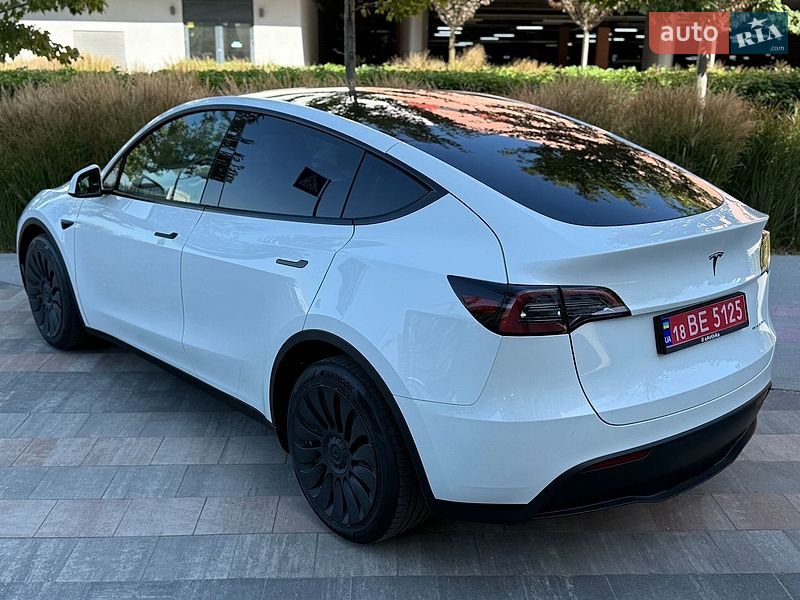 Позашляховик / Кросовер Tesla Model Y 2023 в Києві