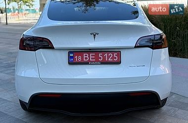 Позашляховик / Кросовер Tesla Model Y 2023 в Києві