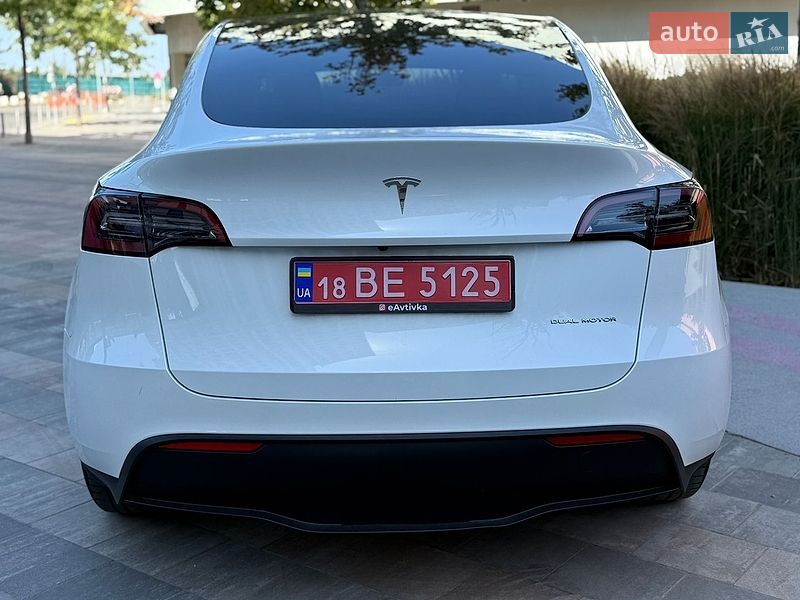 Позашляховик / Кросовер Tesla Model Y 2023 в Києві