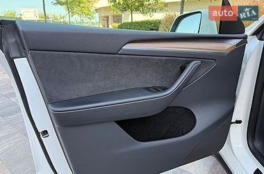 Позашляховик / Кросовер Tesla Model Y 2023 в Києві