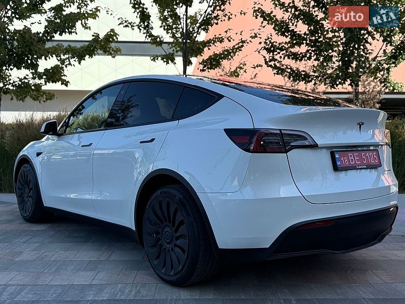 Позашляховик / Кросовер Tesla Model Y 2023 в Києві