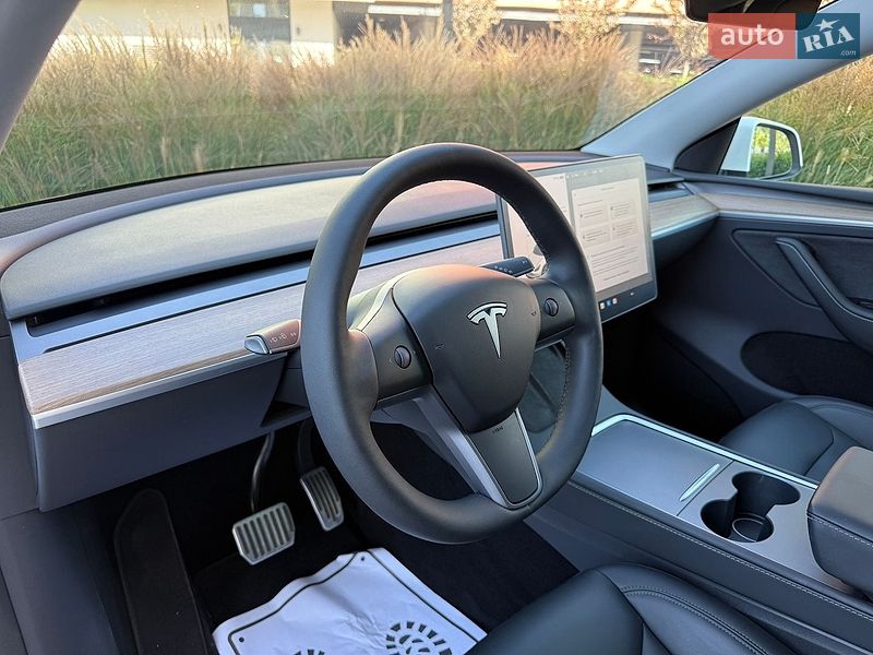 Позашляховик / Кросовер Tesla Model Y 2023 в Києві