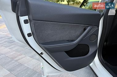 Позашляховик / Кросовер Tesla Model Y 2023 в Києві