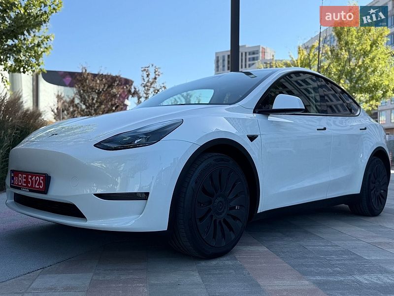 Позашляховик / Кросовер Tesla Model Y 2023 в Києві