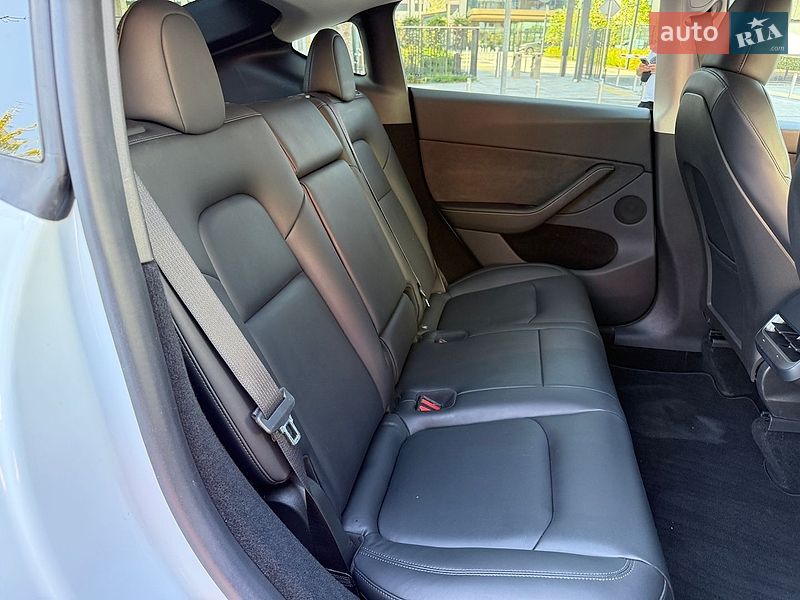 Позашляховик / Кросовер Tesla Model Y 2023 в Києві