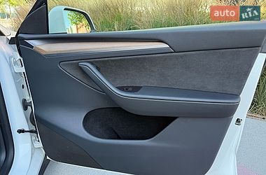 Позашляховик / Кросовер Tesla Model Y 2023 в Києві