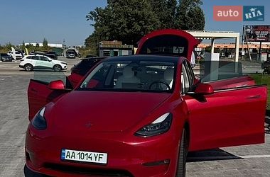 Tesla Model Y  2023