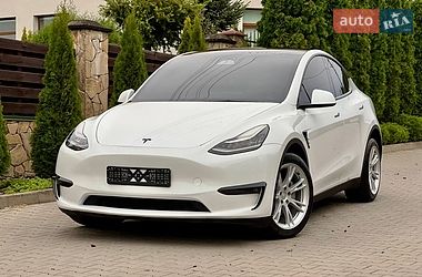 Tesla Model Y  2023