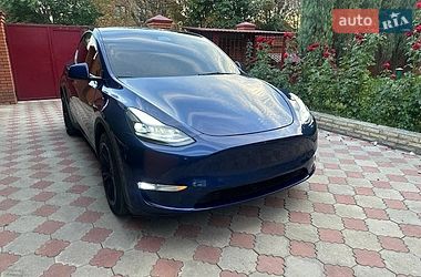 Tesla Model Y  2023
