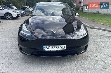 Tesla Model Y  2022