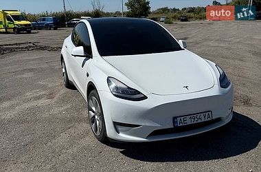 Tesla Model Y  2021