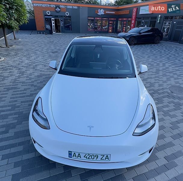 Позашляховик / Кросовер Tesla Model Y 2021 в Києві фото 17 Позашляховик / Кросовер Tesla Model Y 2021 в Києві