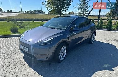 Tesla Model Y  2023