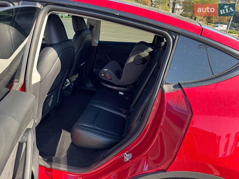 Позашляховик / Кросовер Tesla Model Y 2023 в Києві