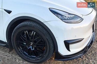 Tesla Model Y  2020