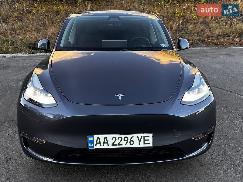 Внедорожник / Кроссовер Tesla Model Y 2024 в Киеве
