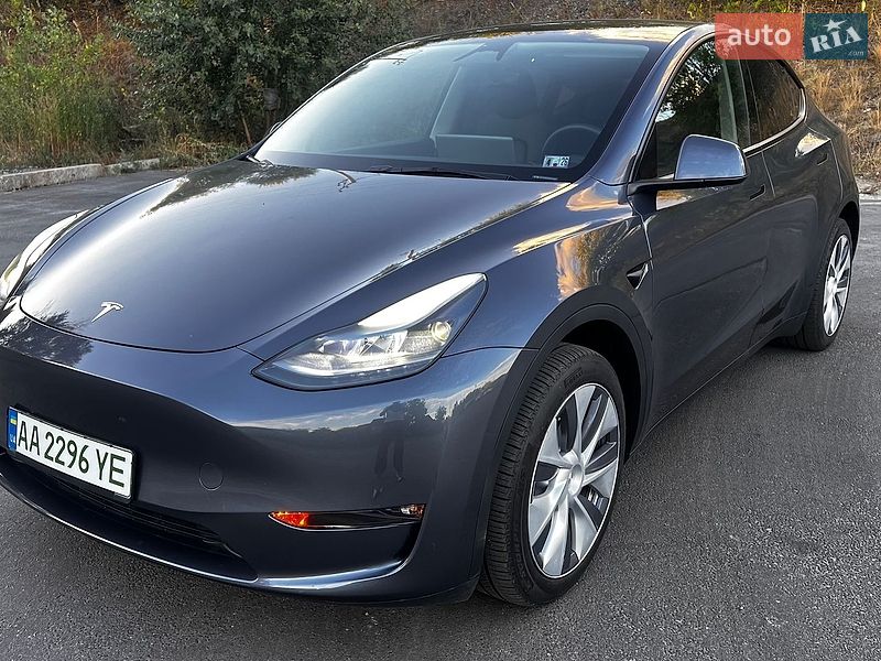 Внедорожник / Кроссовер Tesla Model Y 2024 в Киеве