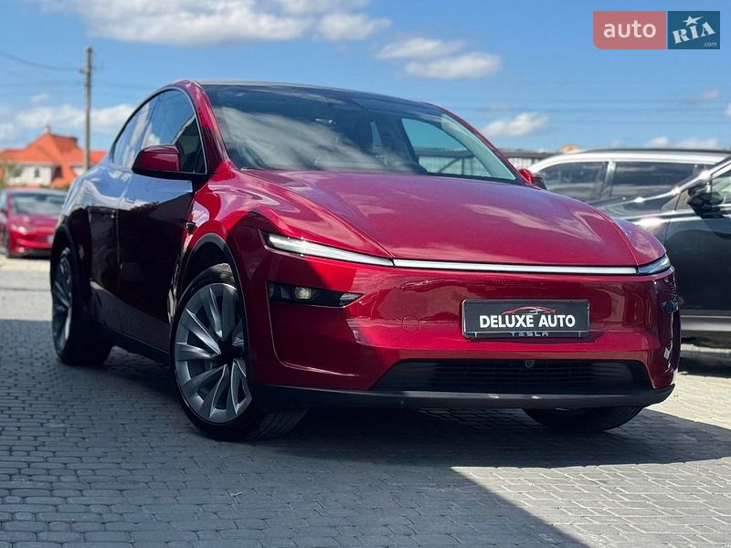 Позашляховик / Кросовер Tesla Model Y 2025 в Івано-Франківську