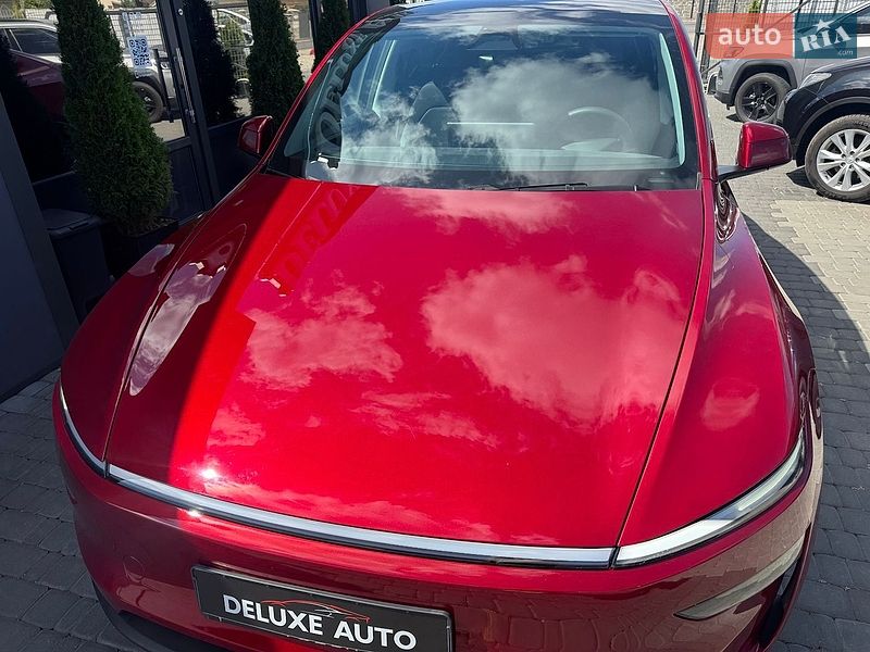 Позашляховик / Кросовер Tesla Model Y 2025 в Івано-Франківську
