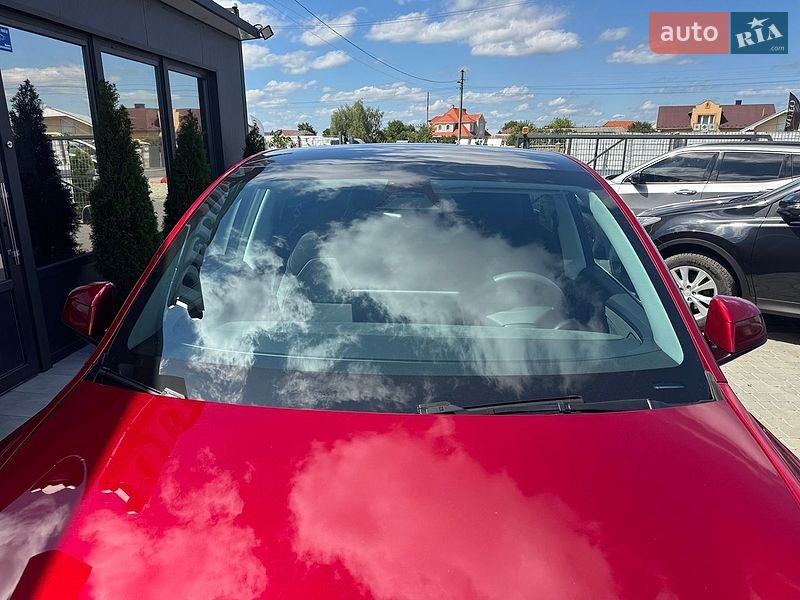 Позашляховик / Кросовер Tesla Model Y 2025 в Івано-Франківську